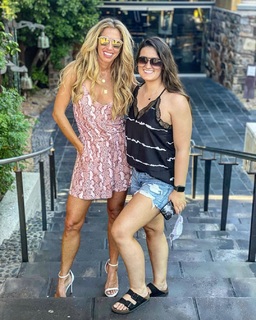 Sara Walsh feet photo thumbnail