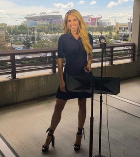 Sara Walsh feet photo thumbnail