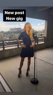 Sara Walsh feet photo thumbnail