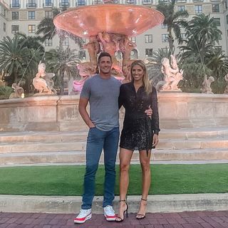 Sara Walsh feet photo thumbnail