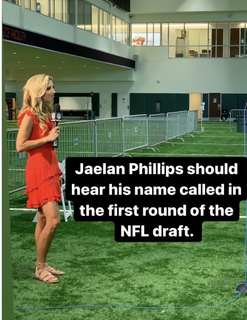 Sara Walsh feet photo thumbnail