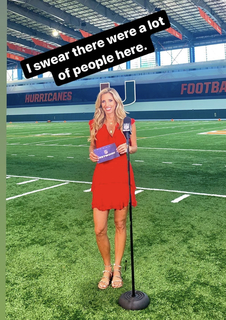 Sara Walsh feet photo thumbnail