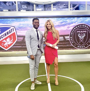 Sara Walsh feet photo thumbnail