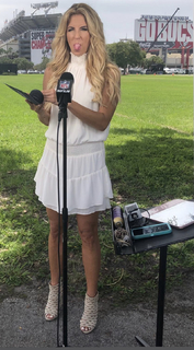 Sara Walsh feet photo thumbnail