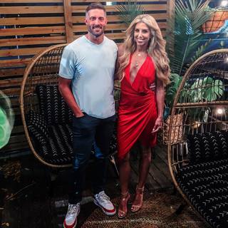 Sara Walsh feet photo thumbnail