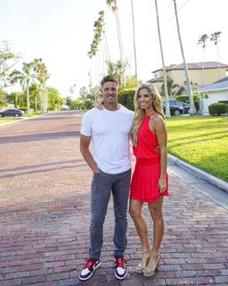 Sara Walsh feet photo thumbnail