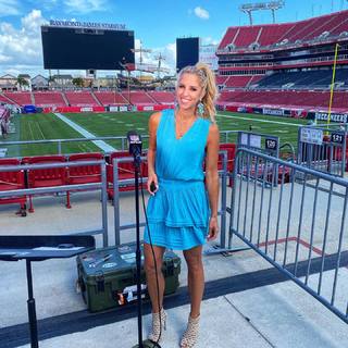 Sara Walsh feet photo thumbnail