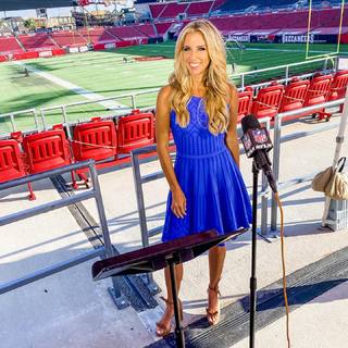 Sara Walsh feet photo thumbnail