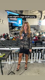 Sara Walsh feet photo thumbnail