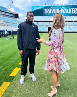 Sara Walsh feet photo thumbnail
