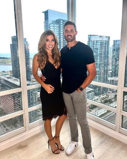 Sara Walsh feet photo thumbnail