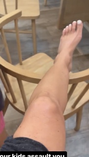 Sara Walsh feet photo thumbnail