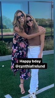 Sara Walsh feet photo thumbnail