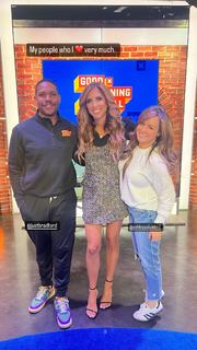 Sara Walsh feet photo thumbnail