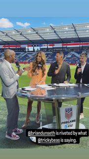 Sara Walsh feet photo thumbnail
