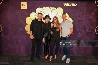 Sara Walsh feet photo thumbnail