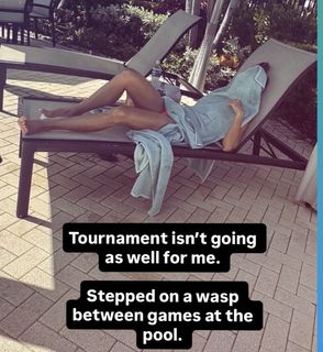 Sara Walsh feet photo thumbnail