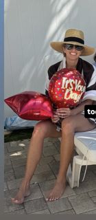 Sara Walsh feet photo thumbnail