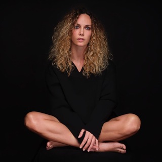 Sara Zanier feet photo 3