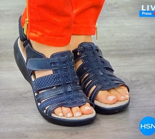 Sarah Anderson feet photo 3