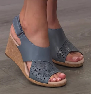 Sarah Anderson feet photo 12