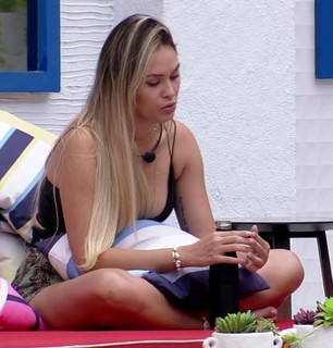 Sarah Andrade feet photo 2