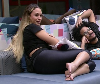 Sarah Andrade feet photo 15