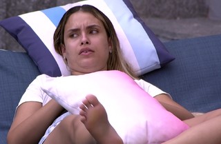 Sarah Andrade feet photo 9