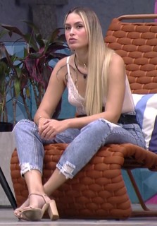 Sarah Andrade feet photo 6
