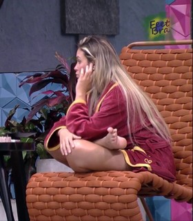 Sarah Andrade feet photo 2