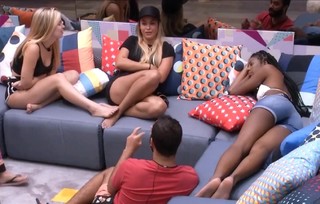 Sarah Andrade feet photo 2