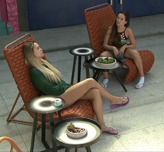 Sarah Andrade feet photo 7
