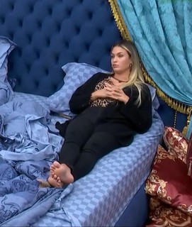 Sarah Andrade feet photo 3