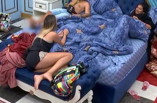 Sarah Andrade feet photo 2