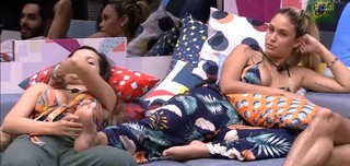 Sarah Andrade feet photo 14