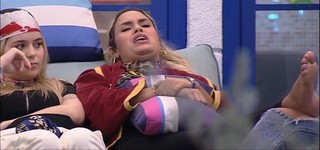 Sarah Andrade feet photo 7