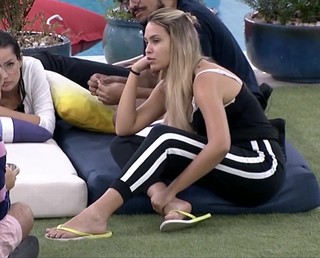 Sarah Andrade feet photo 3