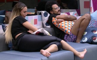 Sarah Andrade feet photo 2