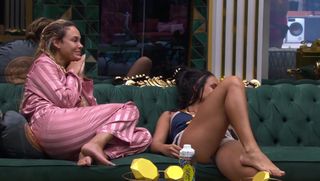 Sarah Andrade feet photo 9