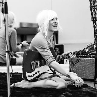 Sarah Blackwood feet photo 5