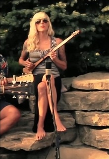 Sarah Blackwood feet photo 12