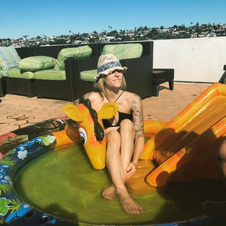 Sarah Blackwood feet photo 9