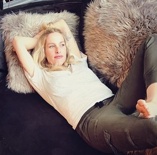Sarah Blackwood feet photo 6