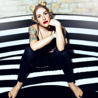 Sarah Blackwood feet photo 17