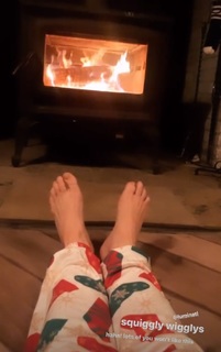Sarah Blackwood feet photo 11
