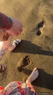 Sarah Blackwood feet photo 6