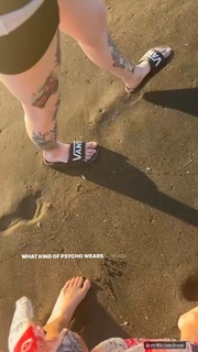 Sarah Blackwood feet photo 3