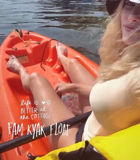 Sarah Blackwood feet photo 2