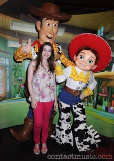 Sarah Bolger feet photo thumbnail