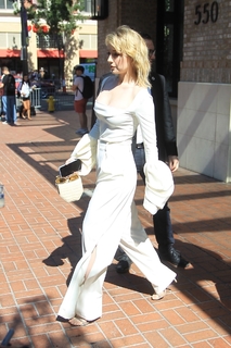 Sarah Bolger feet photo thumbnail